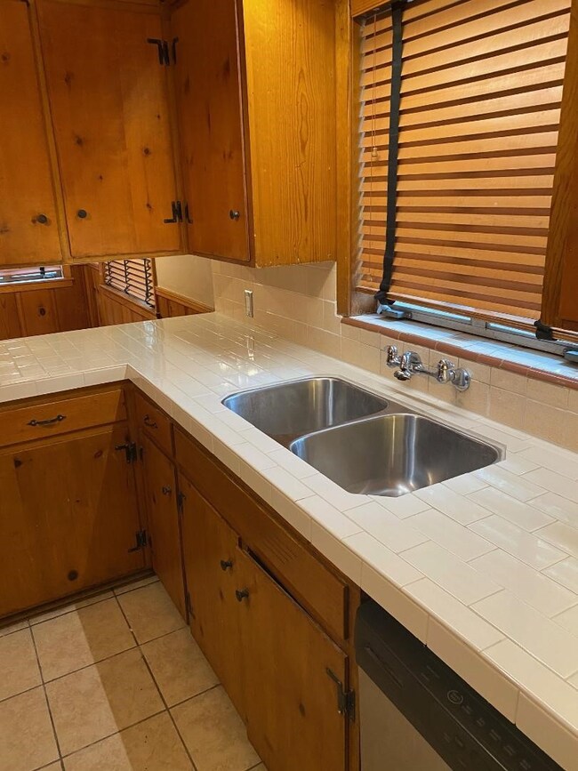 3114 S Macgregor Way, Houston, TX 77021 - photo 7