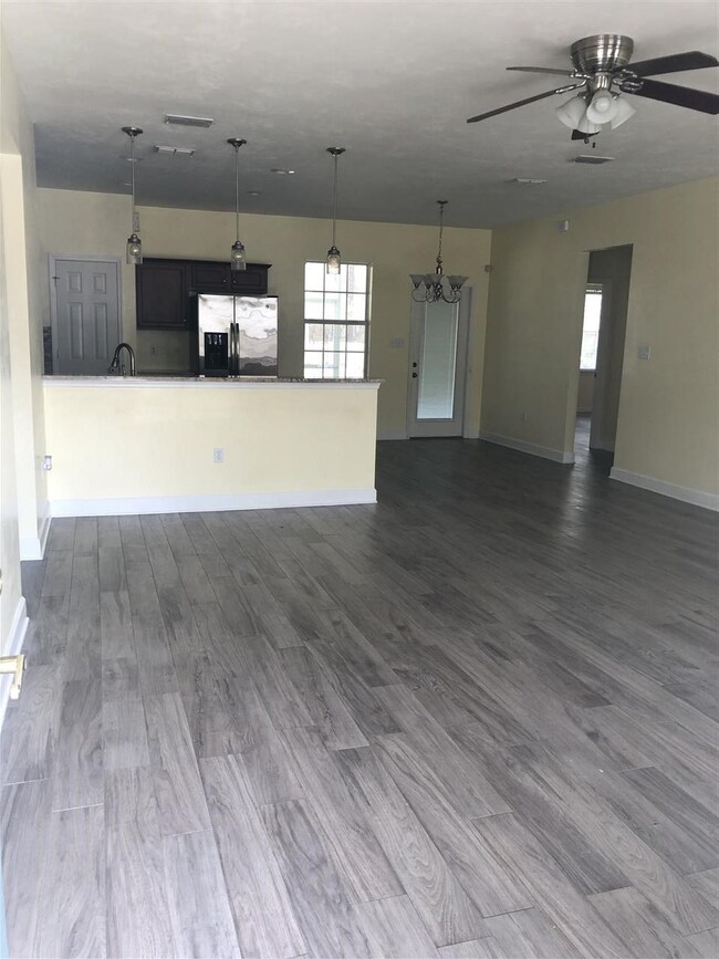 309 Parkside Cir, Crawfordville, FL 32327 - photo 4