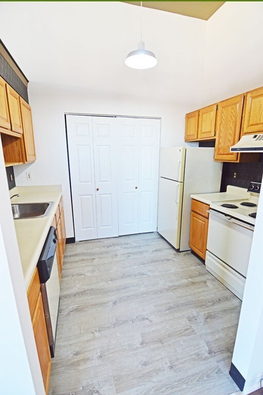 Classical High Condominiums unit 413 &H5, Springfield, MA 01103 - photo 5