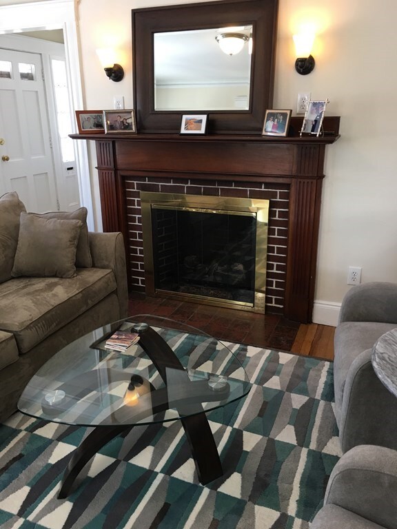 637 Lagrange St, West Roxbury, MA 02132 - photo 6