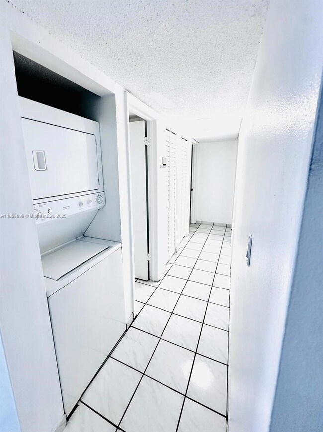 Casa Del Sol Condominiums unit 535, Hialeah, FL 33012 - photo 5