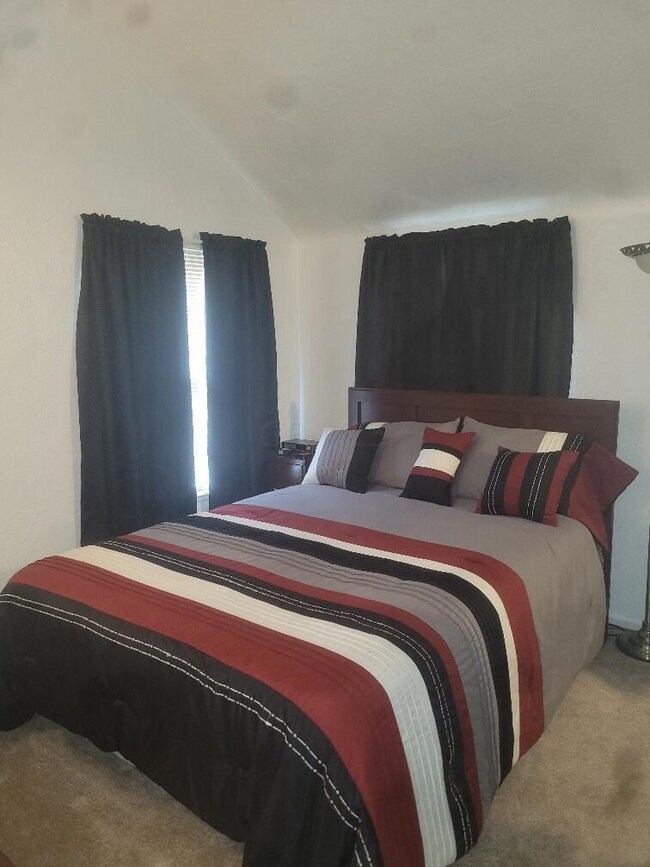 974 Pierce Ave, Columbus, OH 43227 - photo 4