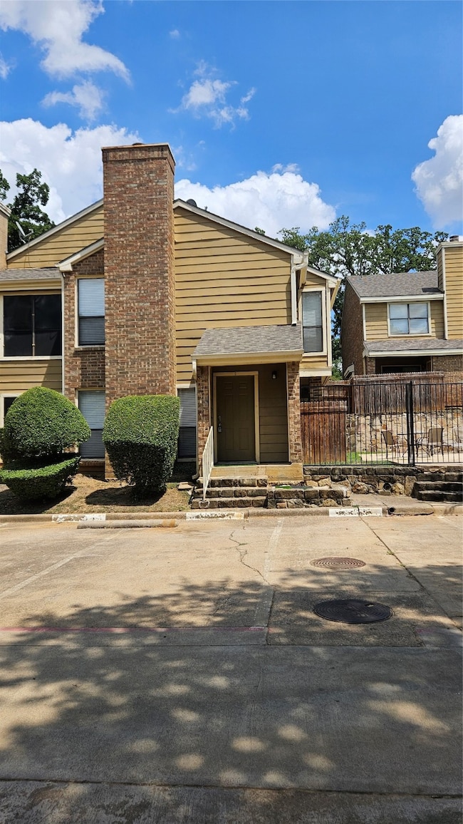 2117 Park Willow Ln unit C, Arlington, TX 76011 - photo 2