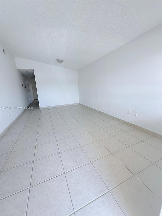 6430 W 25th Ln, Hialeah, FL 33016 - photo 4