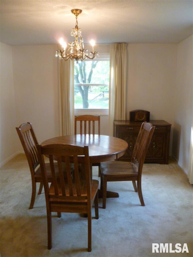 2220 Avalon Ct, Bettendorf, IA 52722 - photo 5