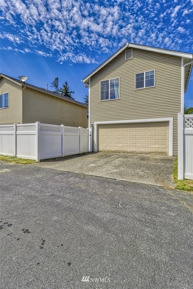 1213 Hudson St, Dupont, WA 98327 - photo 3