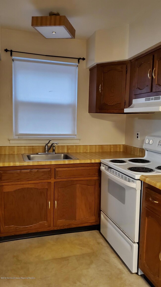 2D Greenleaf Ct unit 51, Whiting, NJ 08759 - photo 7