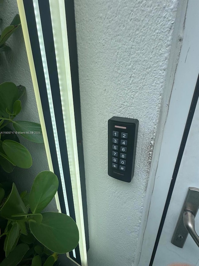 315 W 28th St unit 4, Miami Beach, FL 33140 - photo 3