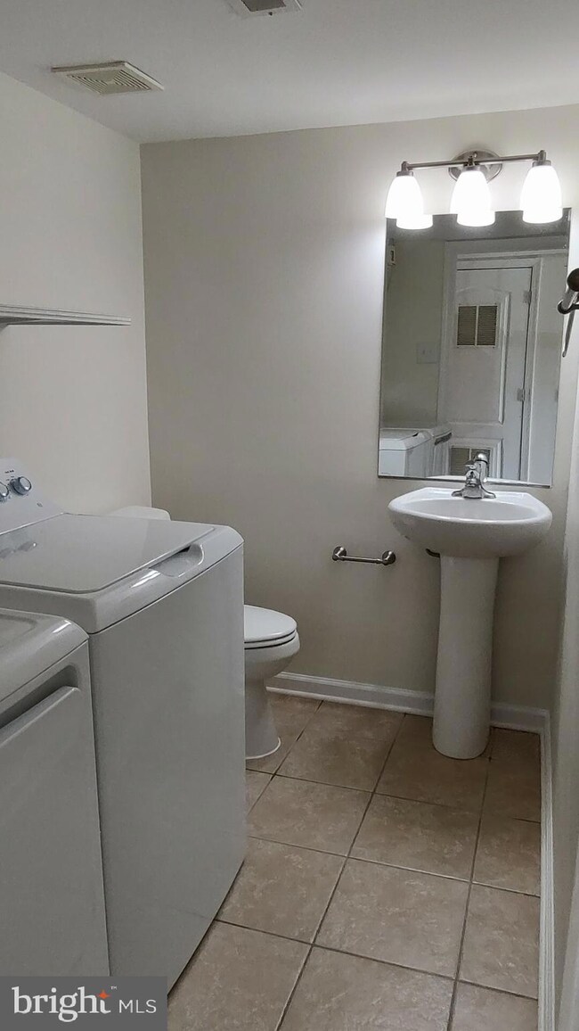 11528 Laurelwalk Dr, Laurel, MD 20708 - photo 7