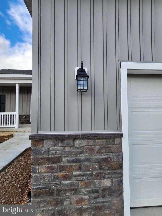 117 Mickey Mantle Ct, Berkeley Springs, WV 25411 - photo 3