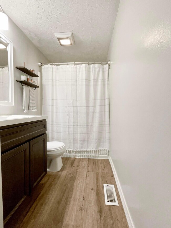 5448 Westgrove Dr, Columbus, OH 43228 - photo 7