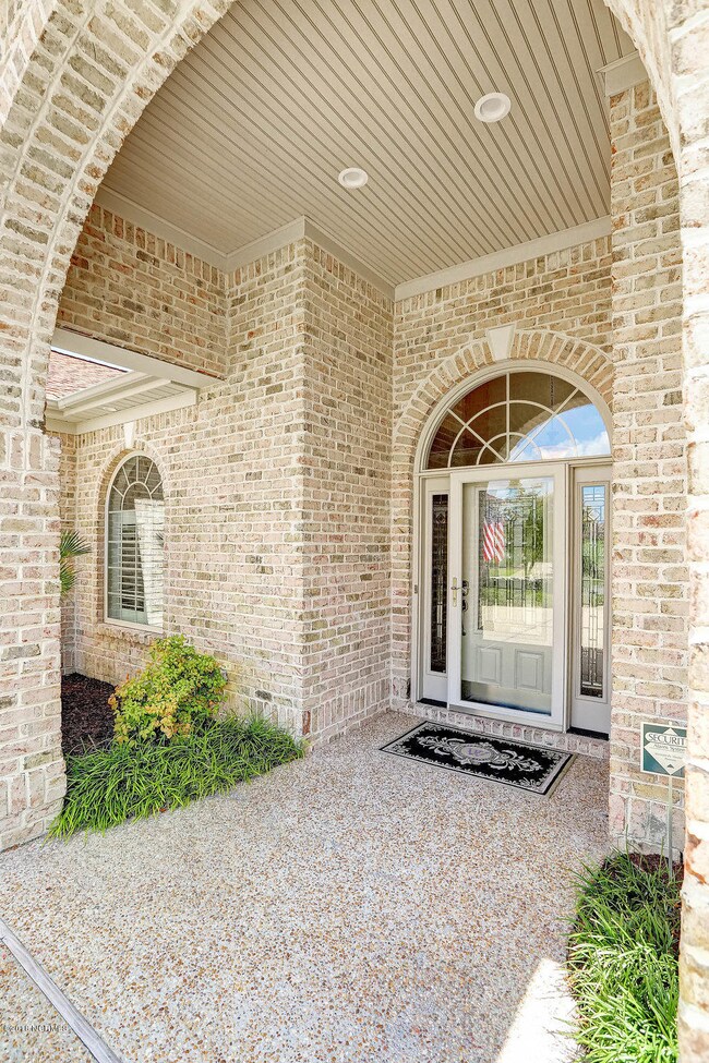 2116VillamarDrive-02