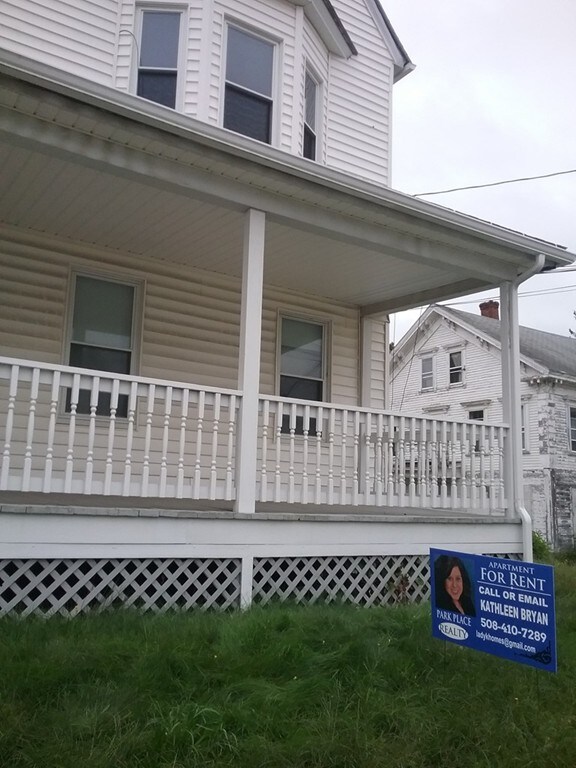 19 Pleasant St unit 2, Leicester, MA 01524 - photo 3