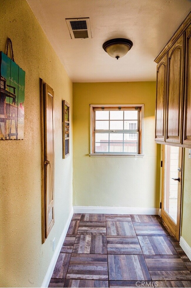 912 W Myrrh St, Compton, CA 90220 - photo 6