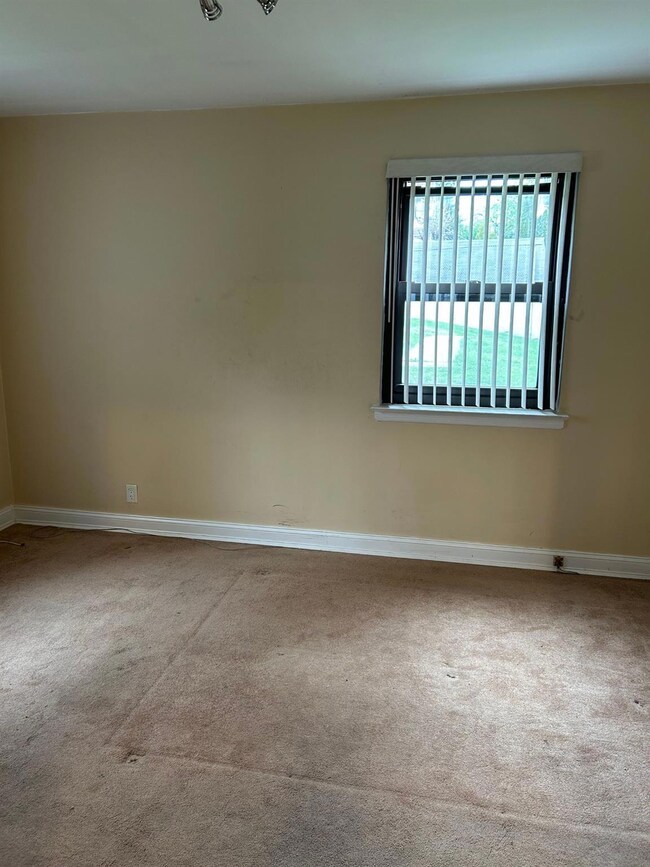 13 W Mill Dr unit 1A, Great Neck, NY 11021 - photo 7