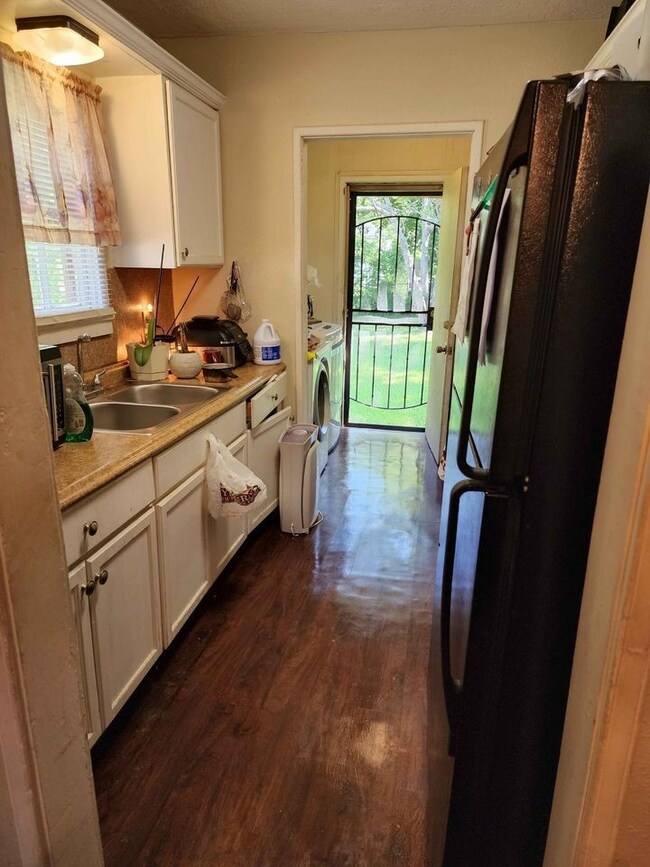 4525 Kingsbury St, Houston, TX 77021 - photo 6