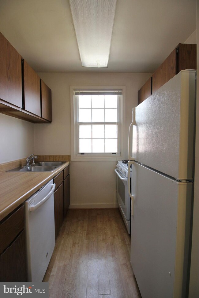 4322 2nd Rd N unit 43222, Arlington, VA 22203 - photo 5