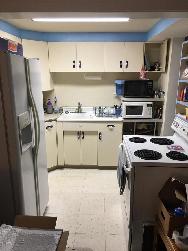 100 Blackstone Rd unit 5, Whittier, AK 99693 - photo 3