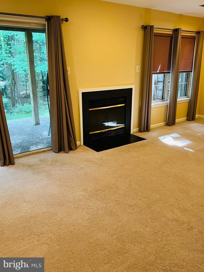 9217 Vanfleet Ct, Laurel, MD 20708 - photo 5