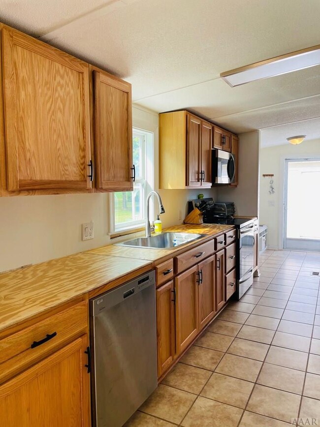 Spacious Kitchen