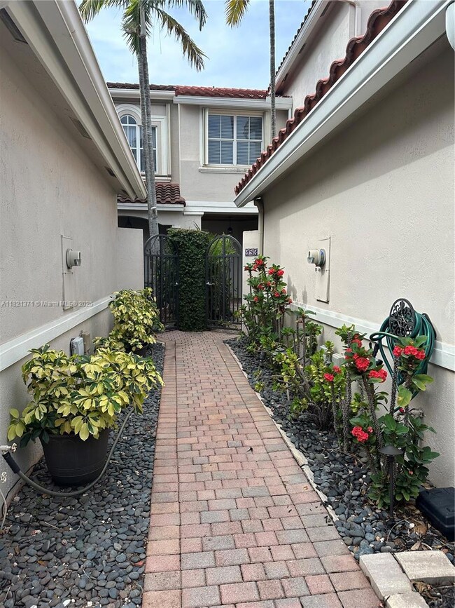 957 N Harbor View North W Dock, Hollywood, FL 33019 - photo 5