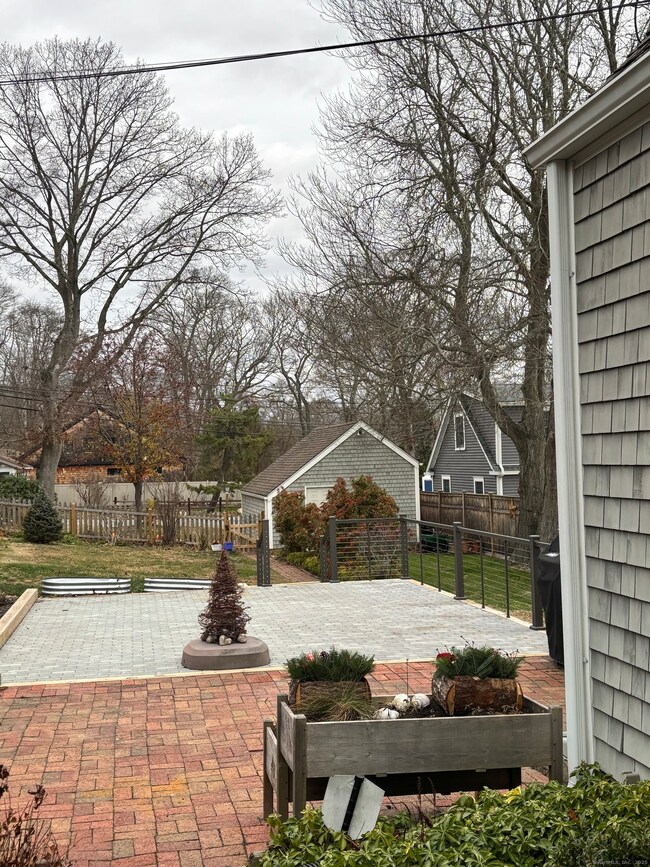 5 Attawan Ave, Niantic, CT 06357 - photo 4