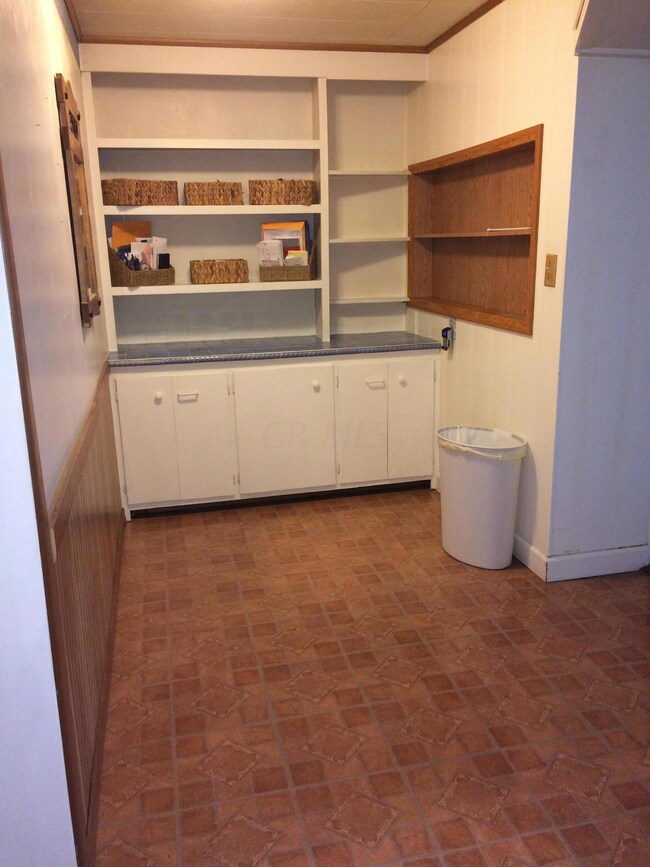 another side of the kitchen