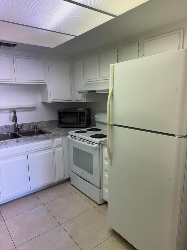 2017 Normandy Ct, Palm Springs, CA 92264 - photo 5