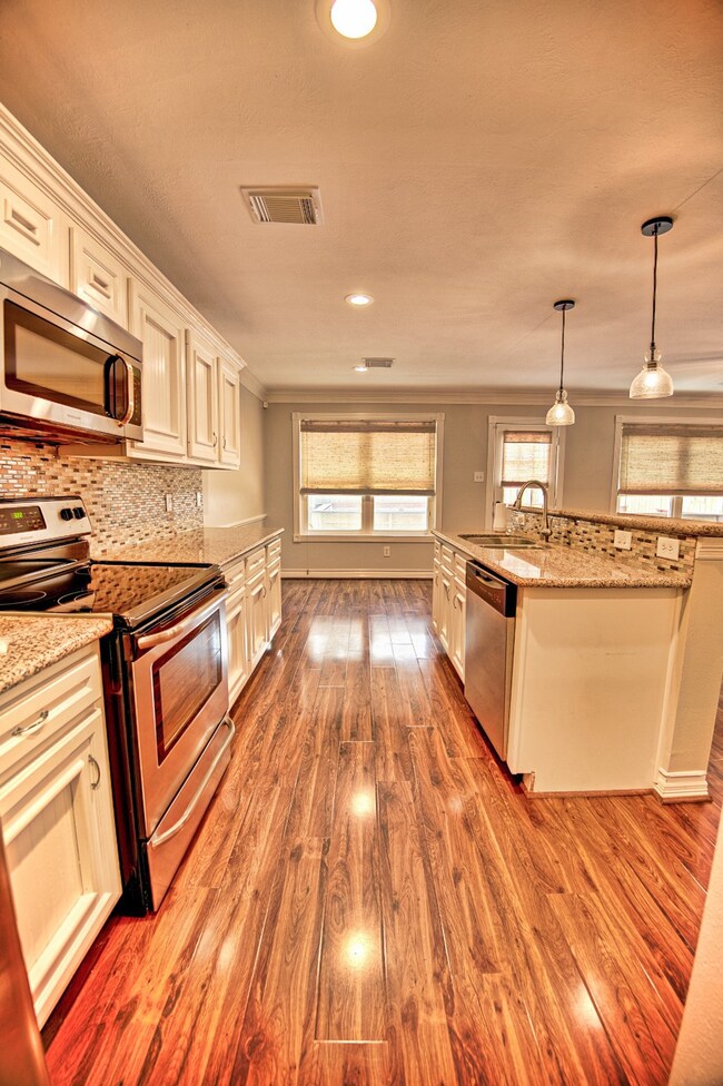 234 S Walden Elms Cir, Spring, TX 77382 - photo 4