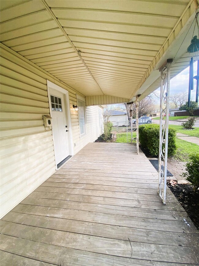 308 N Shawnee St, Ennis, TX 75119 - photo 5