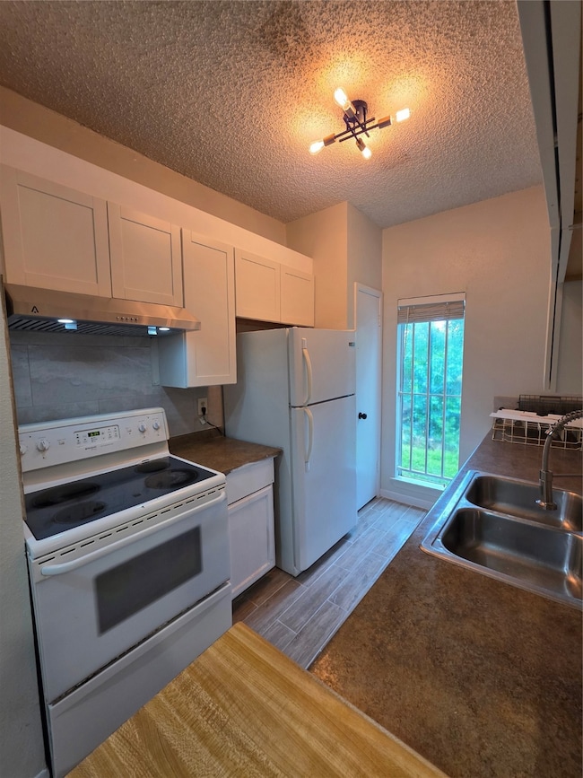 8334 Jorine Dr unit 8733, Houston, TX 77036 - photo 2