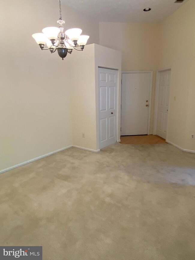 12205 Eagles Nest Ct unit L, Germantown, MD 20874 - photo 6