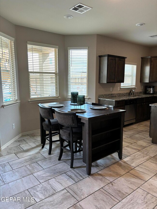 550 Sunset Valley Ave, Socorro, TX 79927 - photo 7