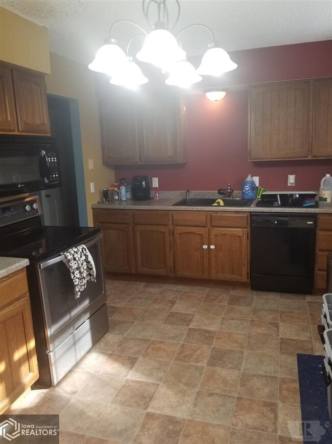 214 W Logan St, Osceola, IA 50213 - photo 7