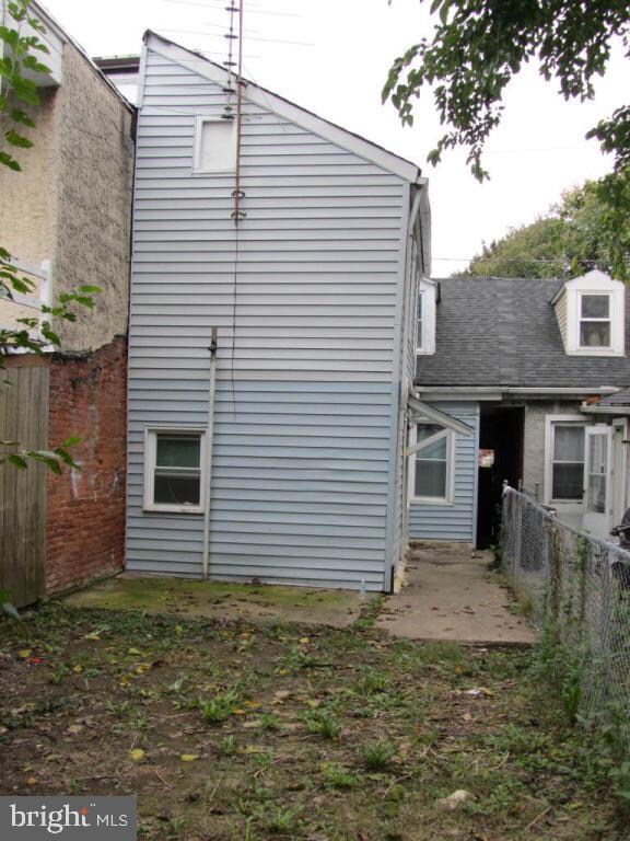 438 Lafayette St, Lancaster, PA 17603 - photo 2