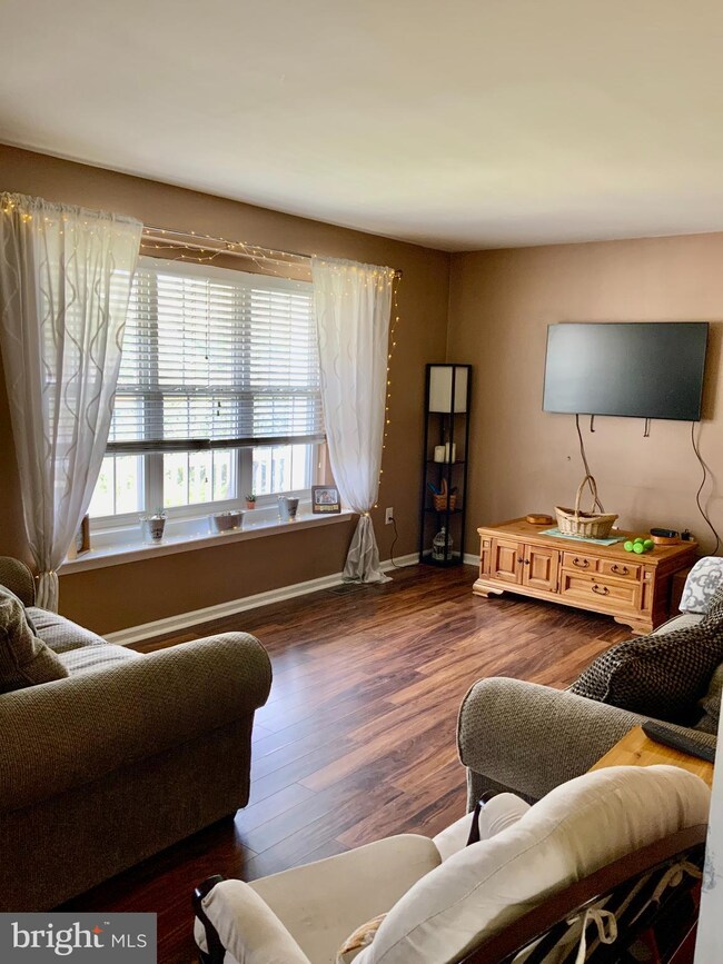 329 Billings Ave, Paulsboro, NJ 08066 - photo 2