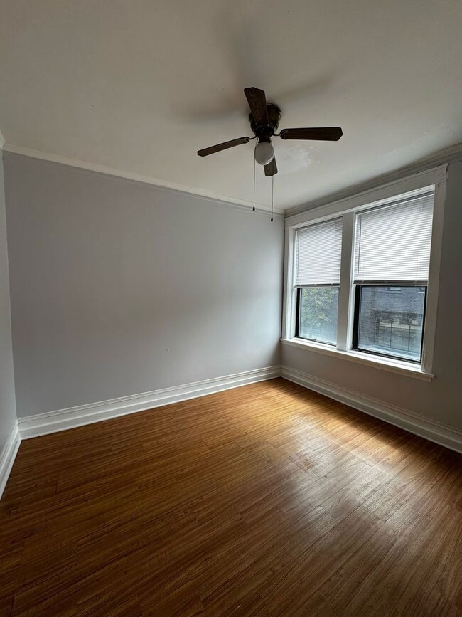 4805 N Central Park Ave unit 203, Chicago, IL 60625 - photo 3