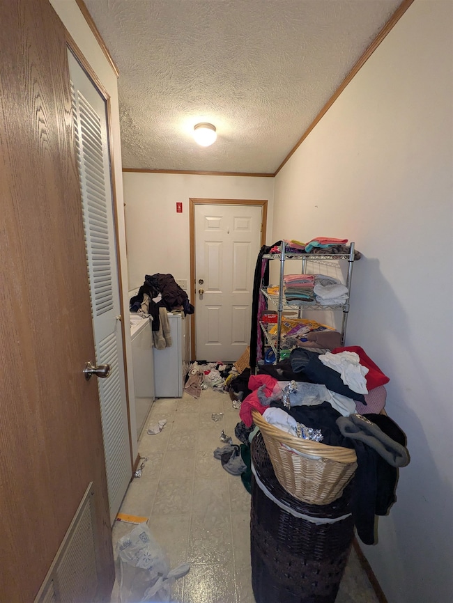 19 Sullivan Dr, Allenstown, NH 03275 - photo 4