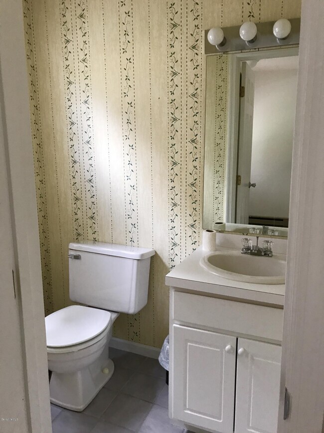 1/2 Bath