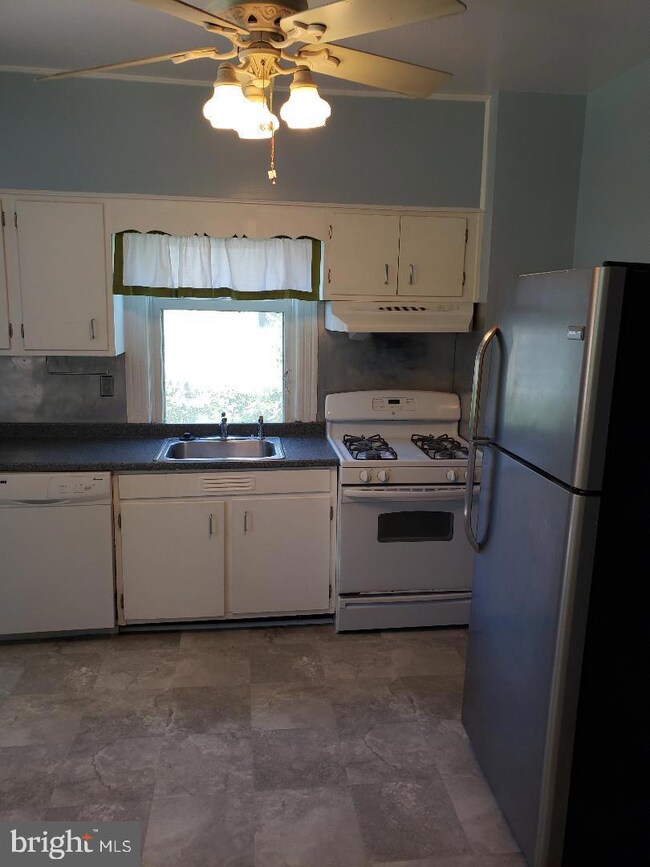 5003 Catalpha Rd, Baltimore, MD 21214 - photo 6