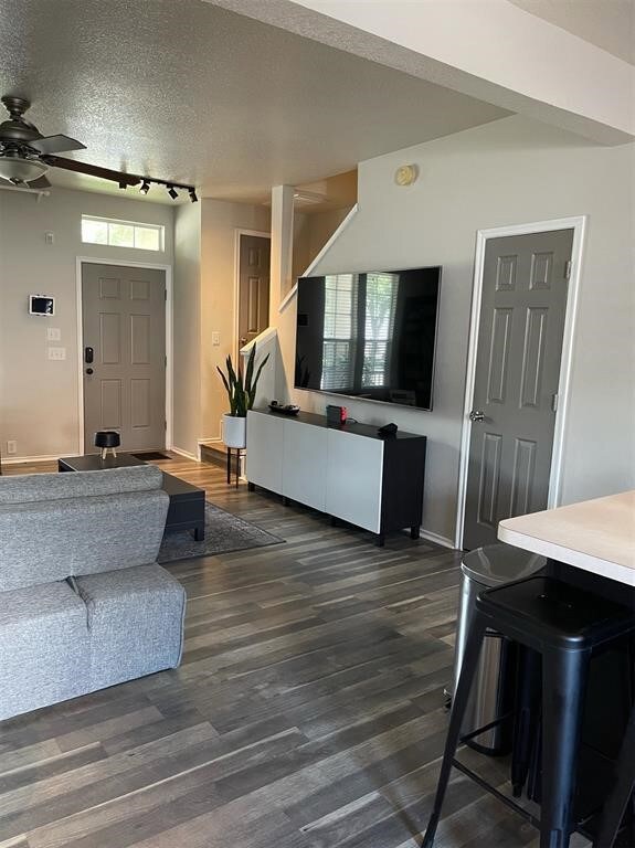 9623 Coyote Creek Dr, Houston, TX 77095 - photo 3