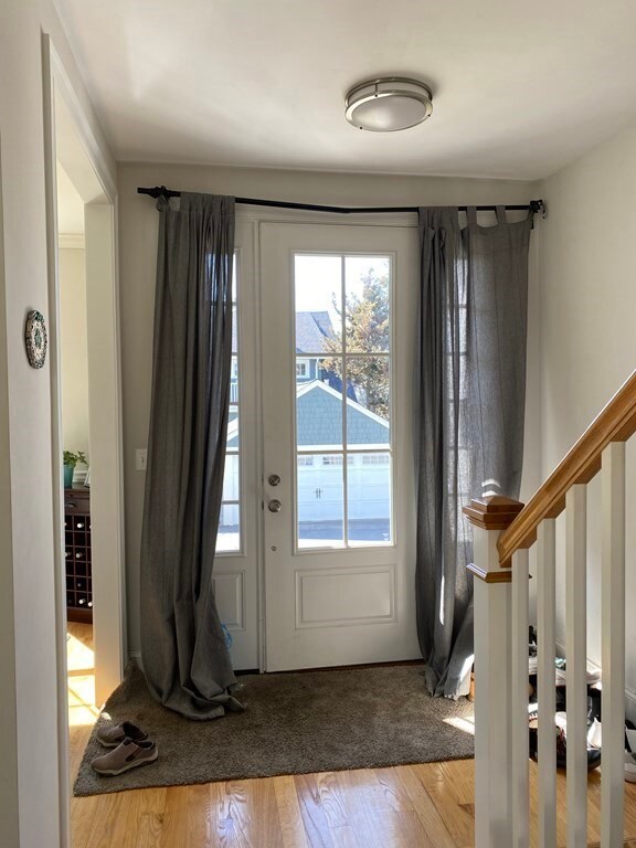 896 Chestnut St unit 2, Newton, MA 02468 - photo 2