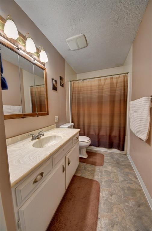 318 31st St SW, Cedar Rapids, IA 52404 - photo 6