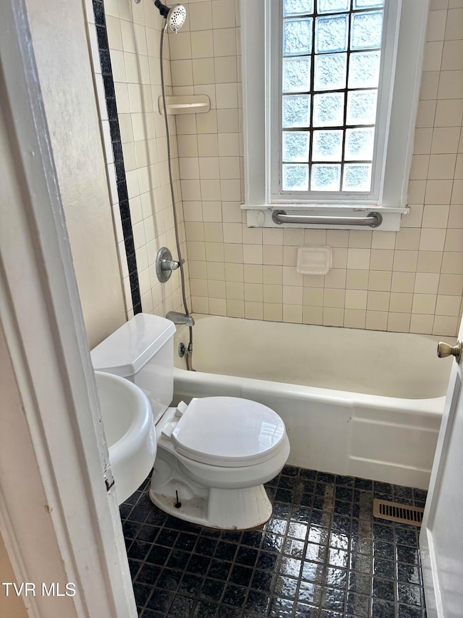 1257 E Center St, Kingsport, TN 37660 - photo 6