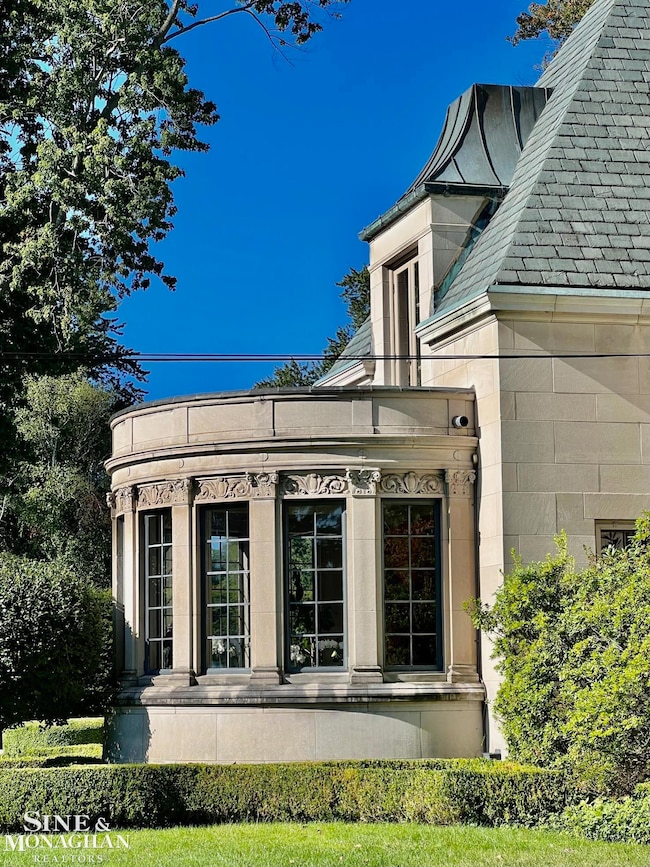 273 Ridge Rd, Grosse Pointe Farms, MI 48236 - photo 5