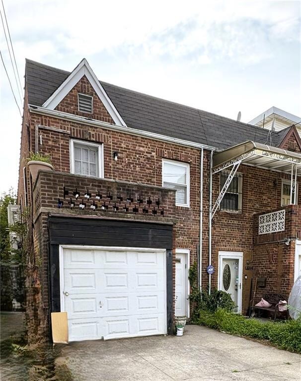 1046 E 32nd St, Brooklyn, NY 11210 - photo 2