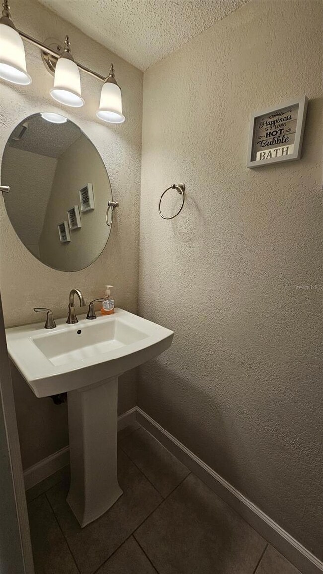 3918 Oak Limb Ct, Tampa, FL 33614 - photo 6