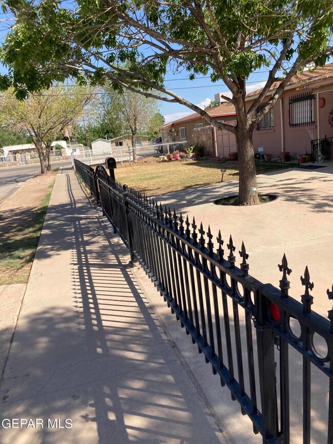 7880 Trimona Way, El Paso, TX 79915 - photo 7