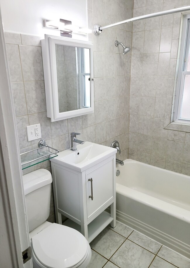 unlisted-address, Westchester, IL 60154 - photo 6