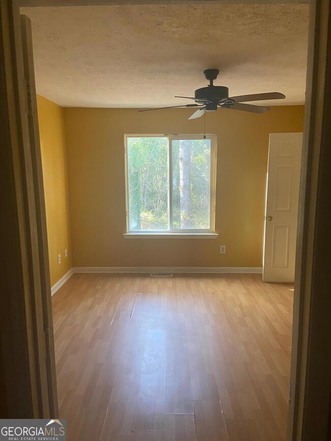 2059 Charter Ln, Lithonia, GA 30058 - photo 5